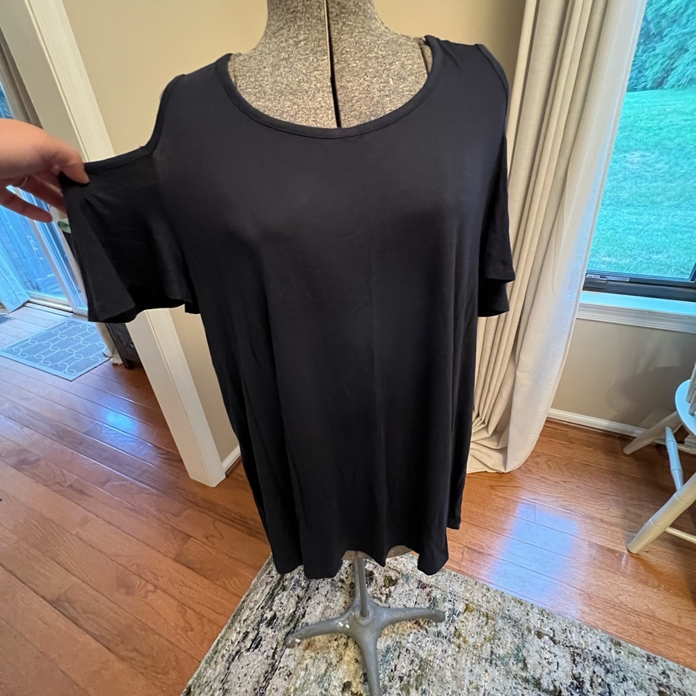 Lane Bryant Cold-Shoulder Tunic, size 14/16